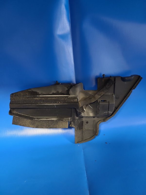Radiator deflector TOYOTA PRIUS - 30 09-17 Lev.