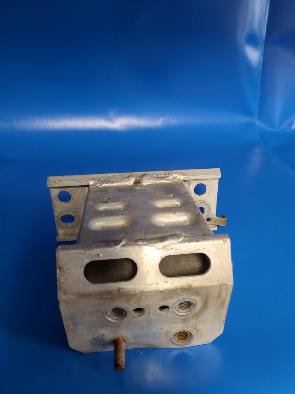 Front bumper reinforcement bracket TOYOTA PRIUS - 30 09-17 Left. Front.