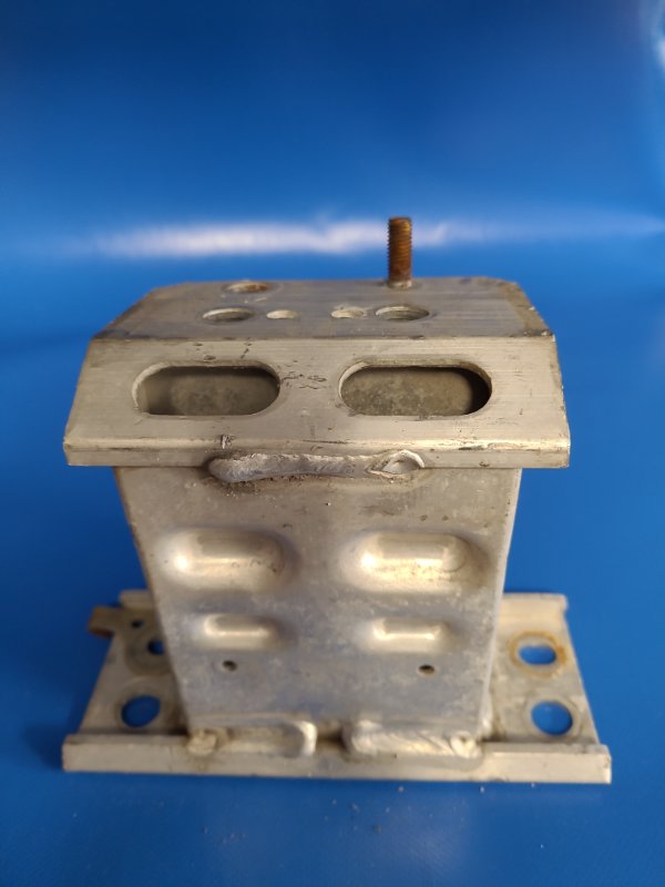 Front bumper reinforcement bracket TOYOTA PRIUS - 30 09-17 Left. Front.