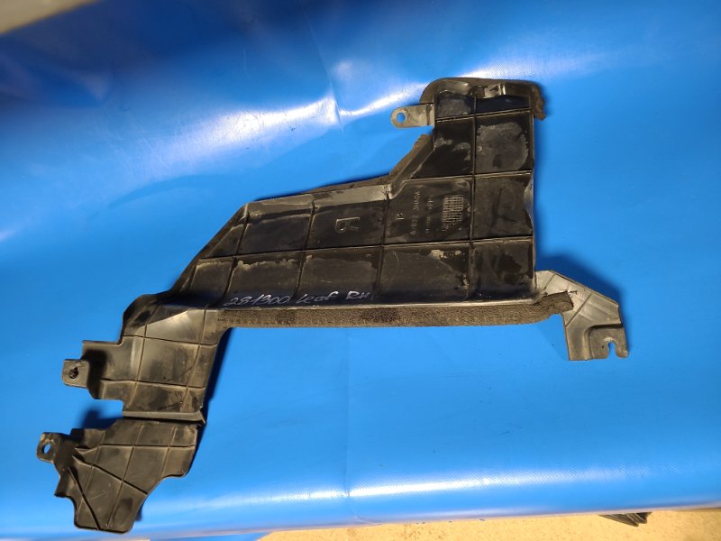 Radiator deflector NISSAN LEAF 10-17 Right.