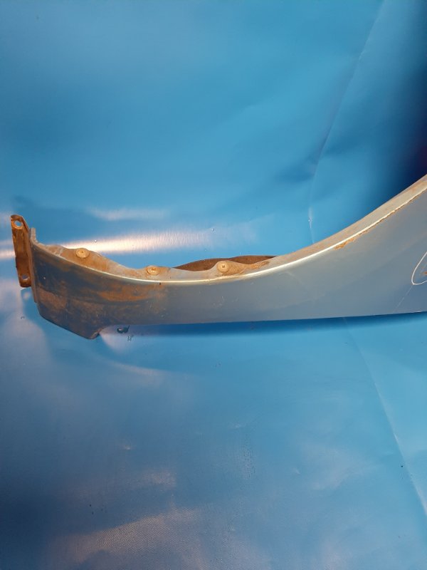 Front wing NISSAN LEAF 10-17 Left.