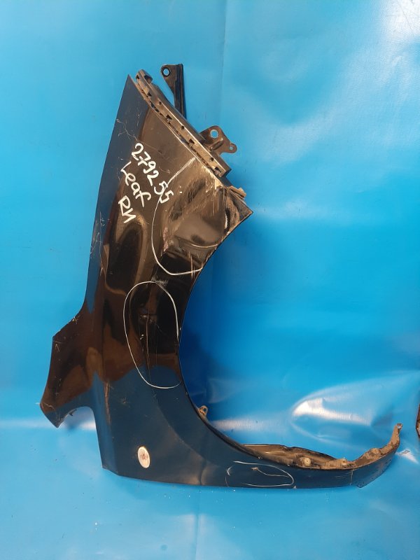 Front wing NISSAN LEAF 10-17 Right.