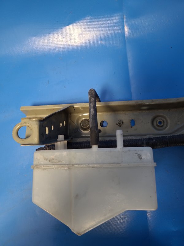 Expansion tank for Nissan Leaf 10-17
