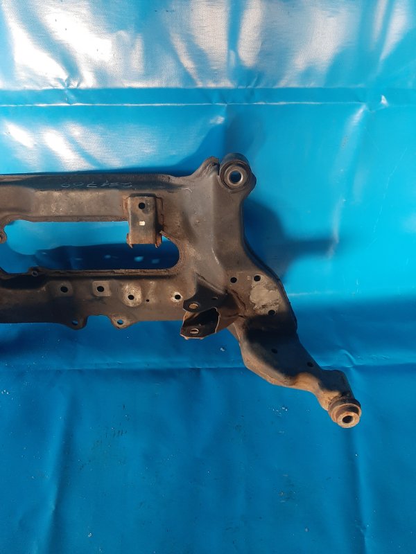 Front suspension beam NISSAN X-TRAIL T30 01-07