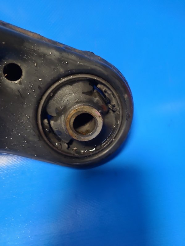 Front suspension lower arm TOYOTA AURIS 06-12 Right. Front.