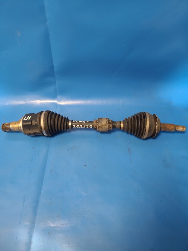 Front-wheel drive TOYOTA PRIUS PLUS 11-14 Left. Front.