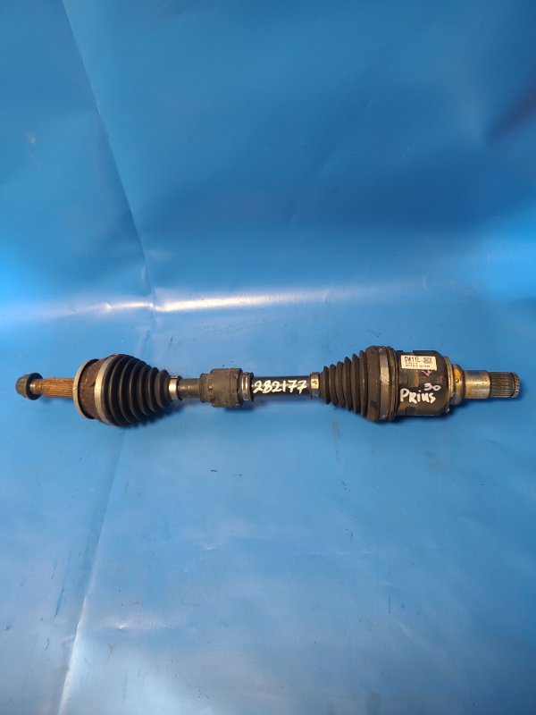 Front-wheel drive TOYOTA PRIUS - 30 09-17 Left. Front.