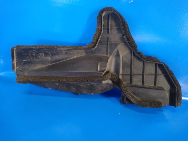 Radiator deflector TOYOTA PRIUS PLUS 11-14 Right.