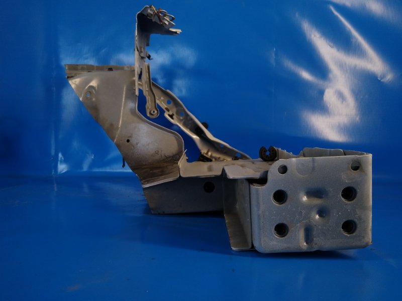Side member TOYOTA PRIUS PLUS 11-14 Right Front.