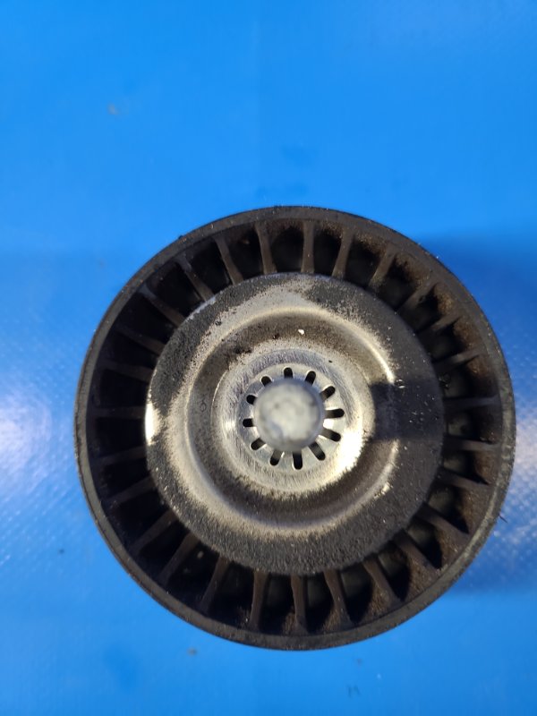 Idler pulley for Toyota Prius attachments - 30 09-17