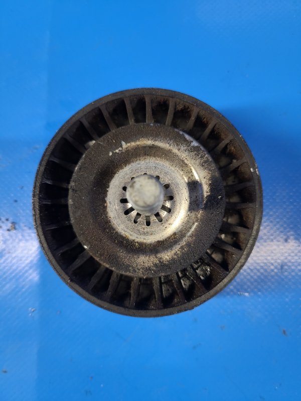 Idler pulley for Toyota Prius attachments - 30 09-17