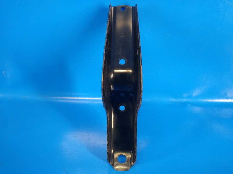 Footrest bracket TOYOTA LAND CRUISER 200 08-21 Left.