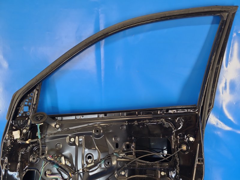 Door TOYOTA RAV4 05-12 Right Front.