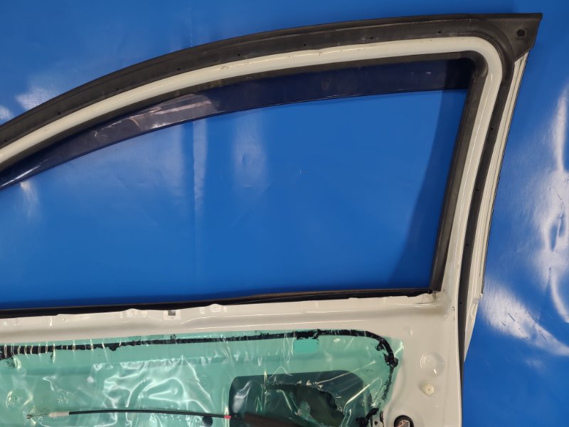 Door TOYOTA YARIS 05–11 Right Front.