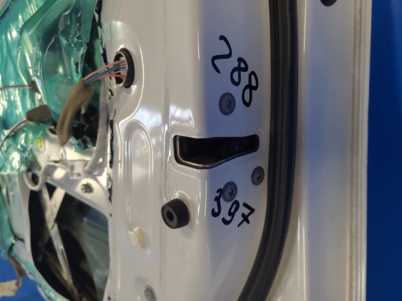 Door lock TOYOTA YARIS 05–11 Right Front.