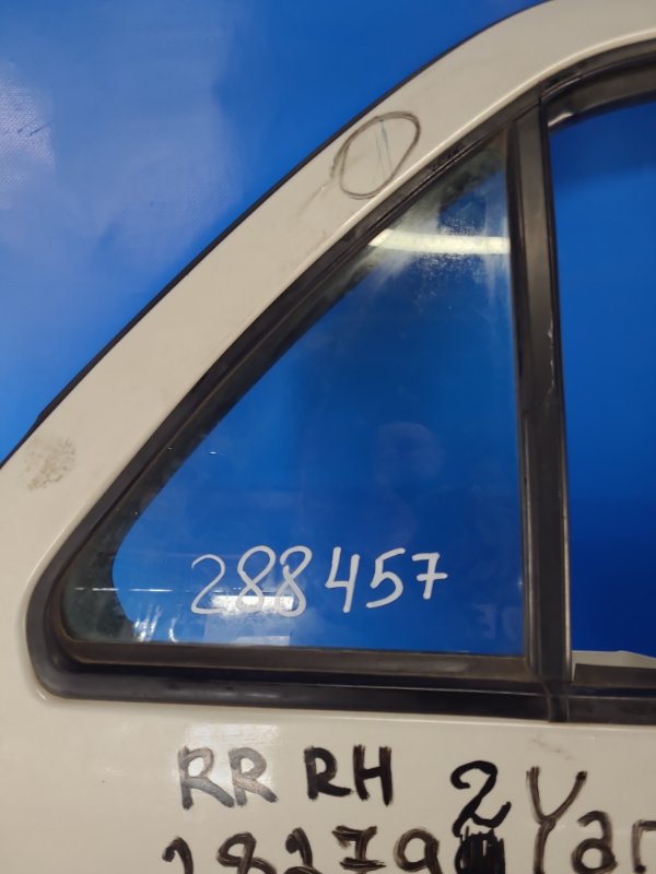 Door glass fixed TOYOTA YARIS 05–11 Right Rear