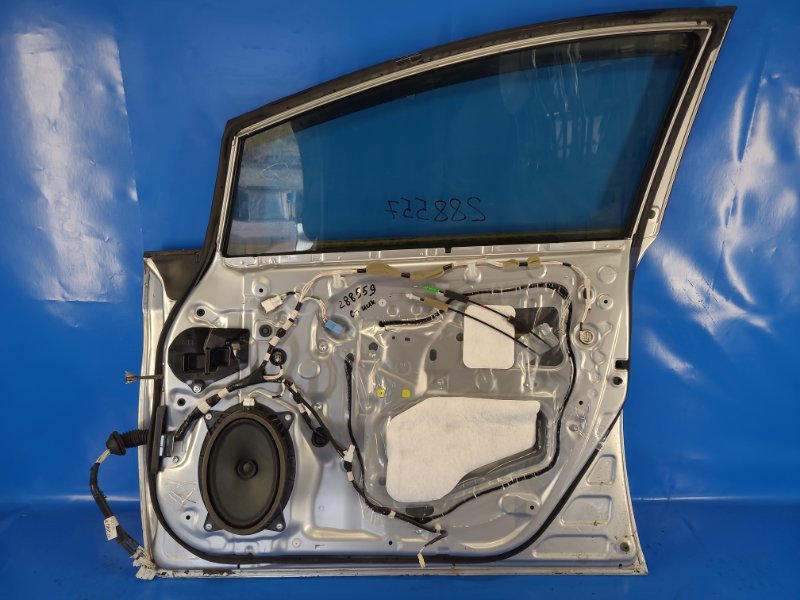 Door TOYOTA PRIUS - 30 09-17 Right Front.