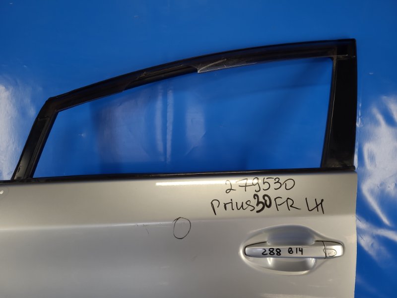 Door TOYOTA PRIUS - 30 09-17 Left. Front.