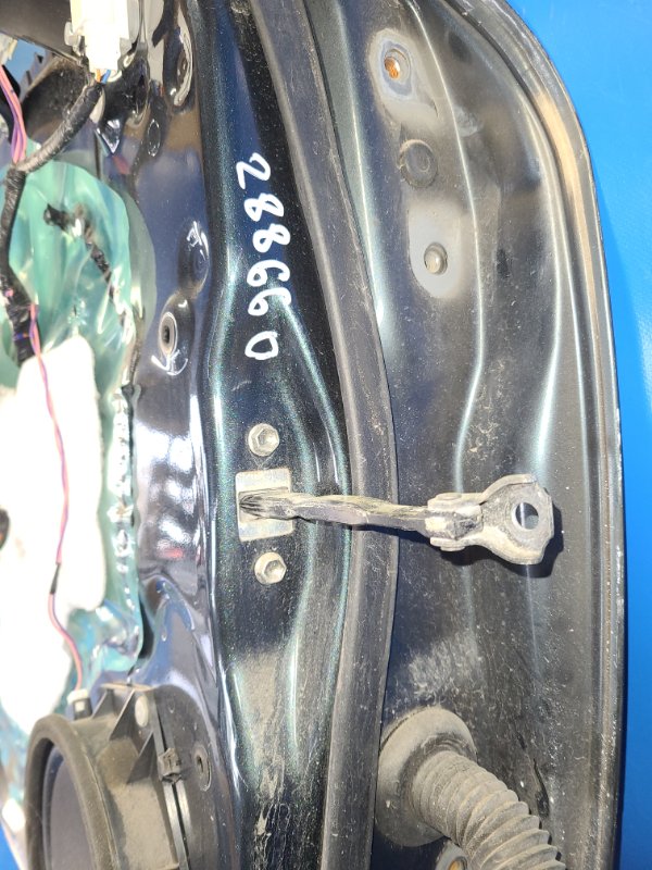 Door limiter TOYOTA RAV4 05-12 Left. Front.