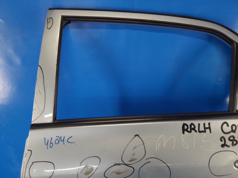 Door TOYOTA COROLLA 150 06-13 Left. Rear.