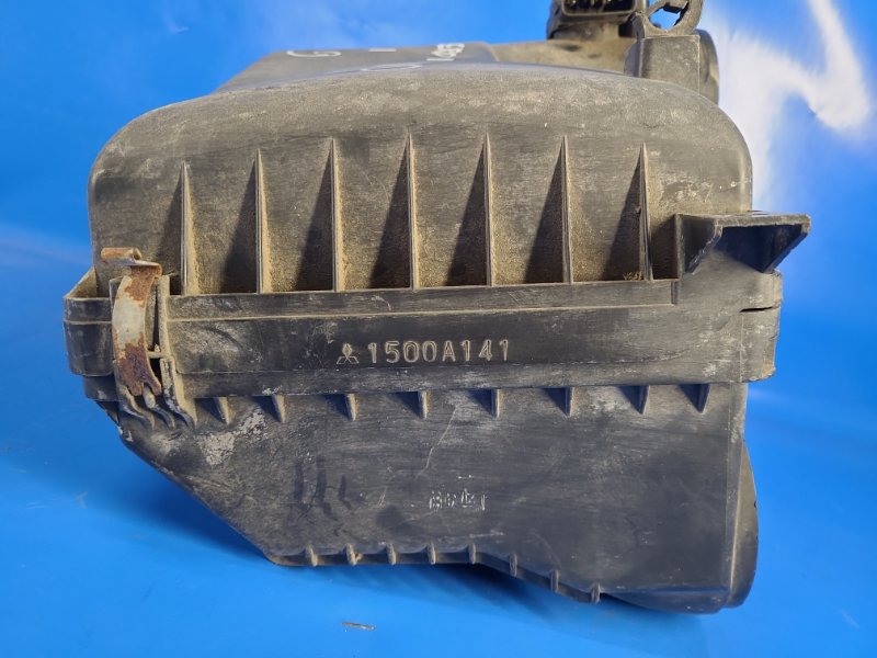 Air filter housing MITSUBISHI PAJERO 06-21