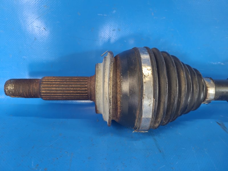Front-wheel drive TOYOTA PRIUS PLUS 11-14 Right.