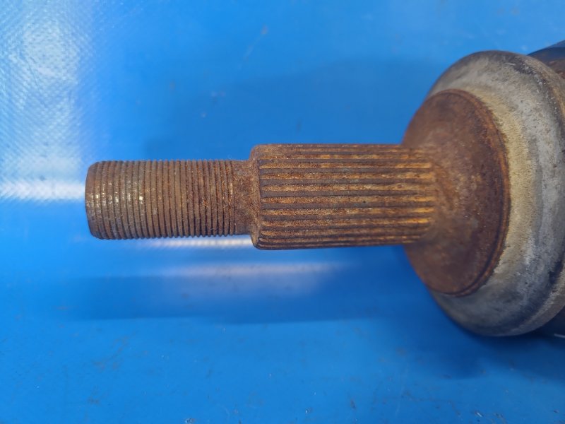 Front-wheel drive TOYOTA RAV4 13-19 Right.