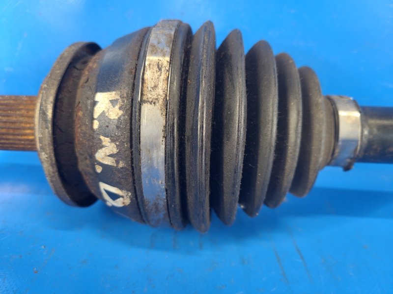 Front-wheel drive TOYOTA RAV4 13-19 Right.