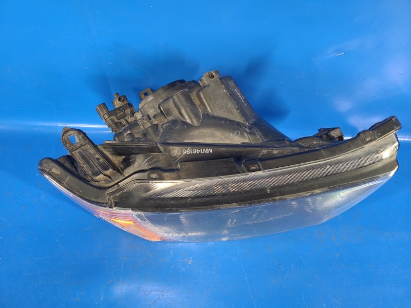 Headlight MITSUBISHI L200 06-14 Right