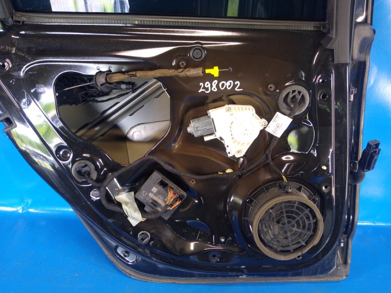 Door AUDI A6 (C7) 11-18 2011 Left. Rear.