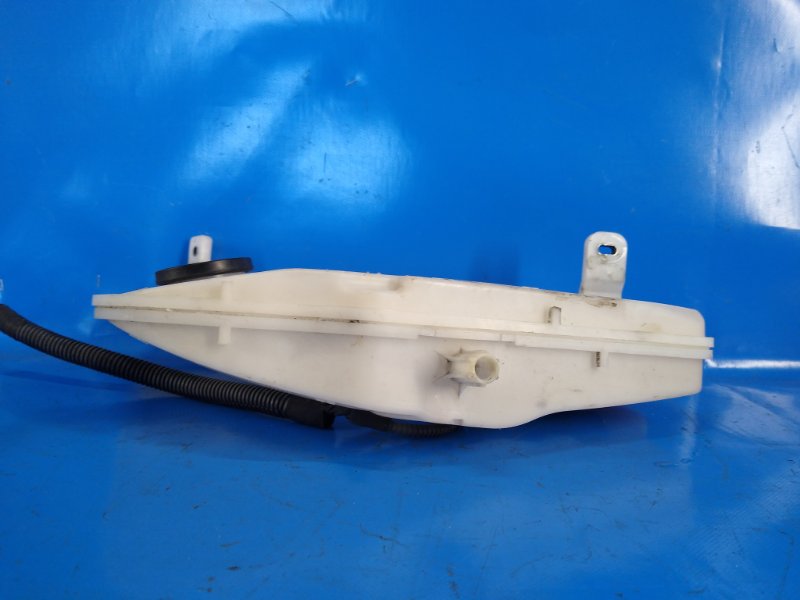 Windscreen washer reservoir AUDI A6 (C7) 11-18 2011