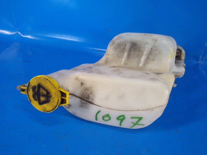 2006 Dodge Caliber Windscreen Washer Reservoir