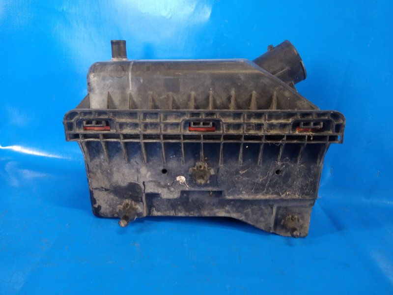 2006 Dodge Caliber Air Filter Housing