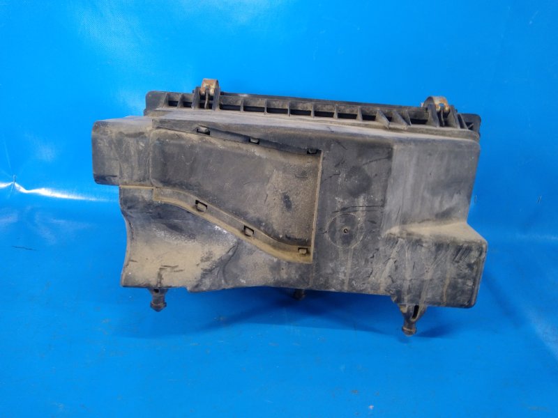 2006 Dodge Caliber Air Filter Housing