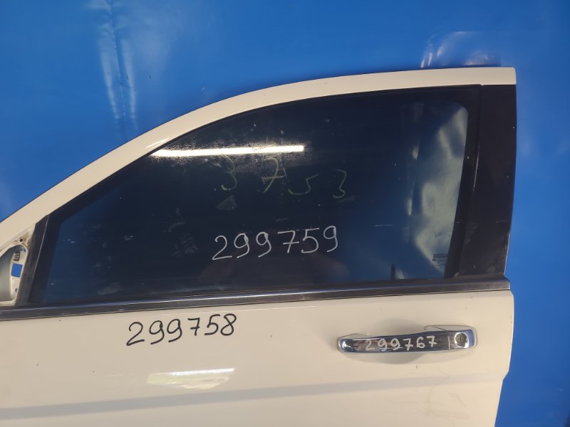 Door glass CHRYSLER 200 10-14 2013 Left. Front.