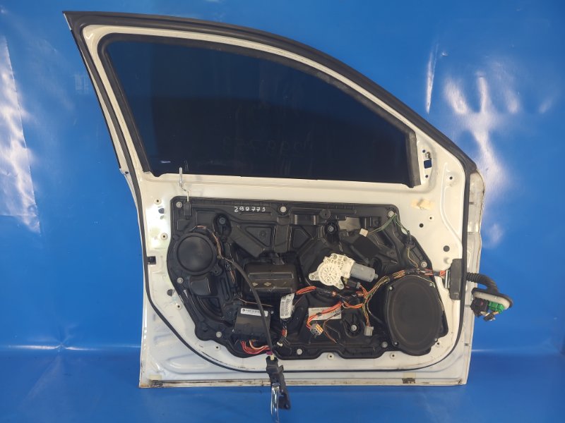 Door CHRYSLER 200 10-14 2013 Left. Front.