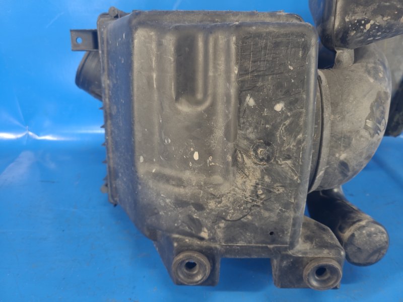 Chrysler 200 10-14 2013 Air Filter Housing