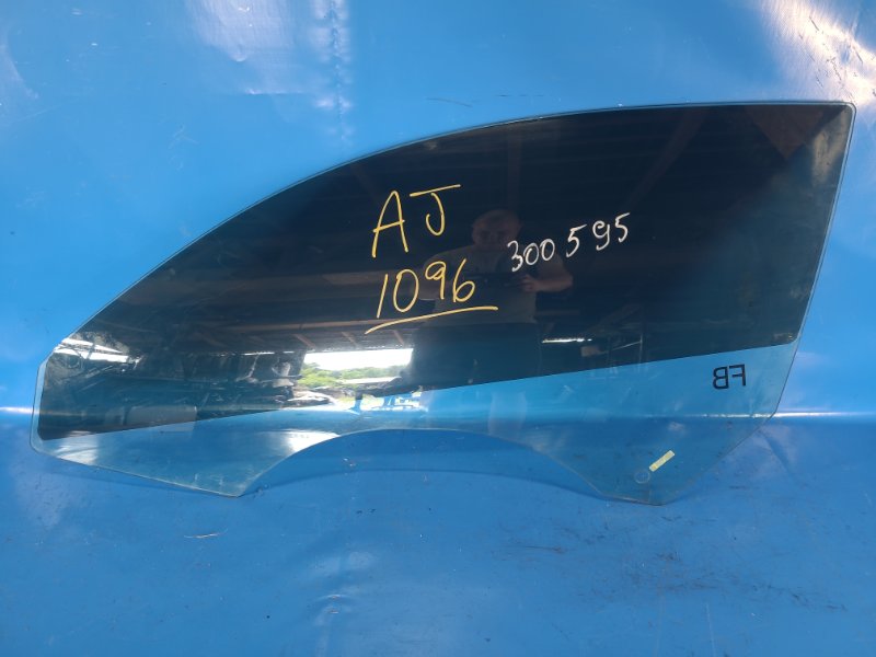 Door glass FORD MUSTANG 15- 2019 Left. Front.