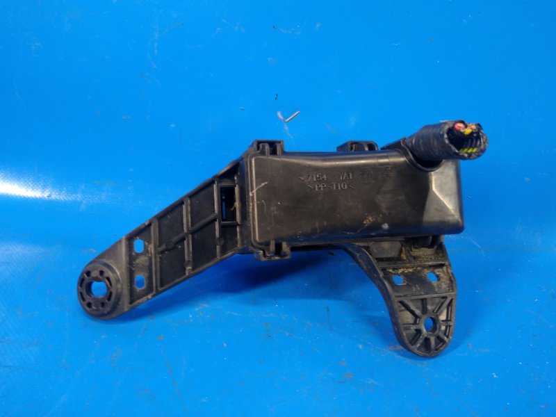 Fuse box engine compartment Lexus IS250/350 05-13 2013
