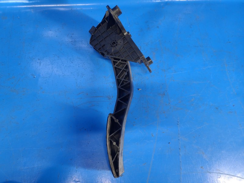 2019 Ford Mustang 15- Throttle Pedal