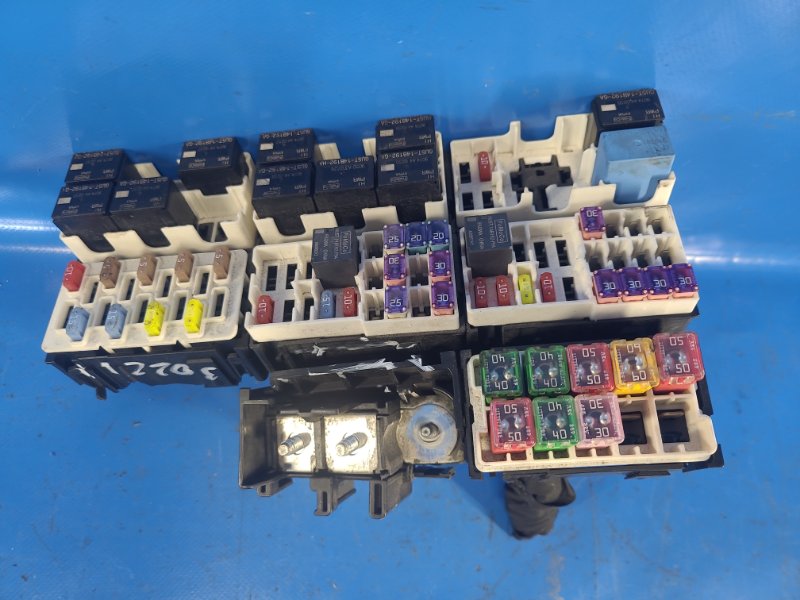 2019 Ford Mustang 15- Interior Fuse Box