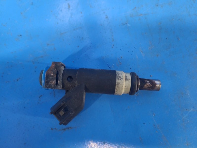 Fuel injector Chrysler 200 10-14 2012