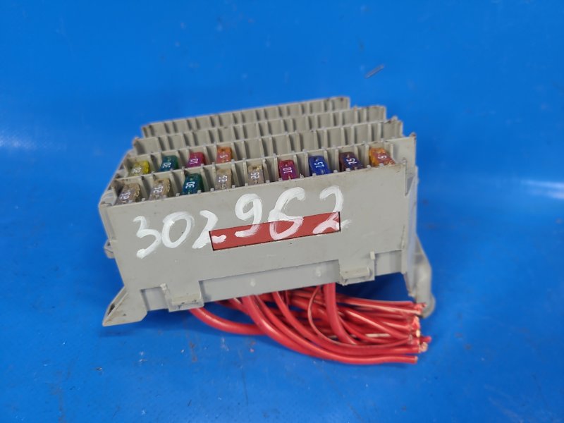 Fuse box interior VOLVO XC70 00–07 2006