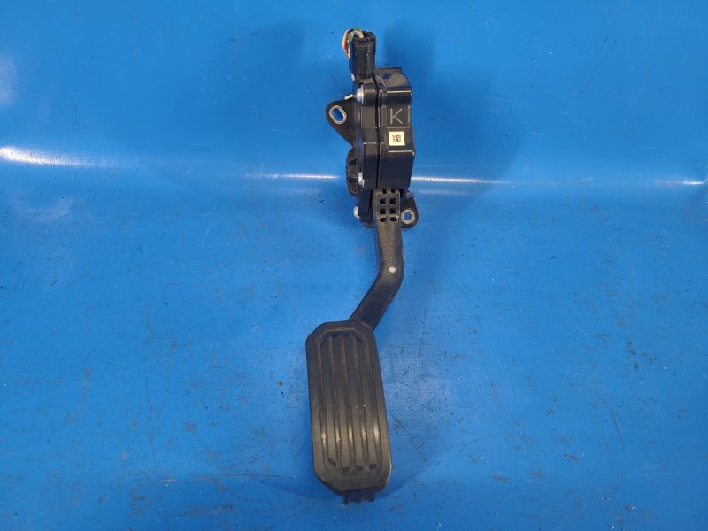 Gas pedal Toyota Camry 40 06-11 2010