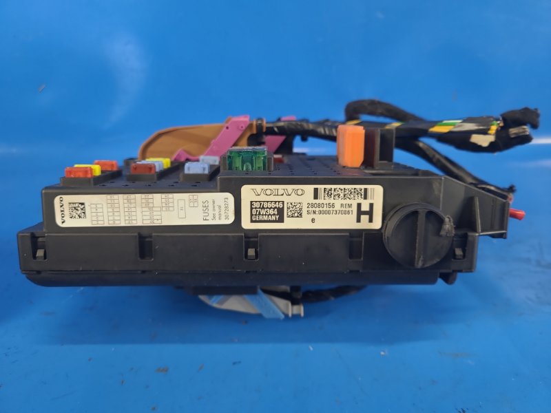 Engine compartment fuse box VOLVO XC90 02–16 2008