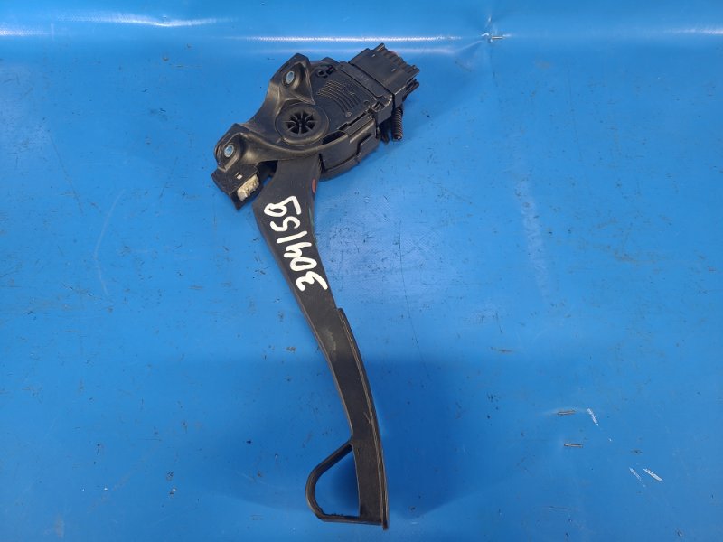 VOLVO XC90 02–16 2008 gas pedal