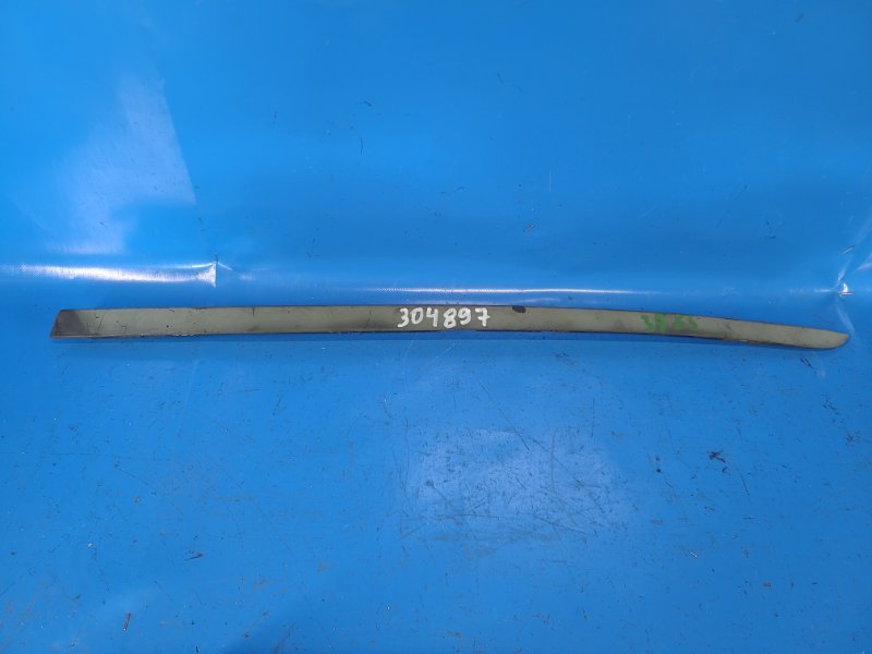 Door glass seal CHRYSLER 200 10-14 2013 Left. Front.
