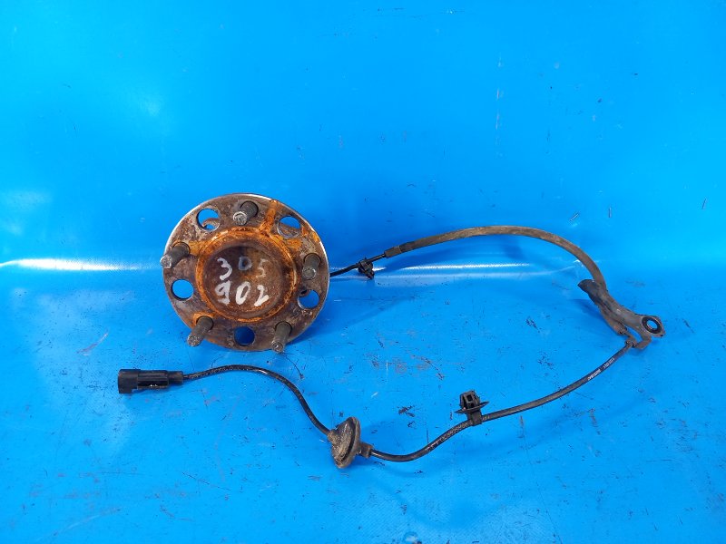 Hub CHRYSLER 200 10-14 2012 Right. Rear