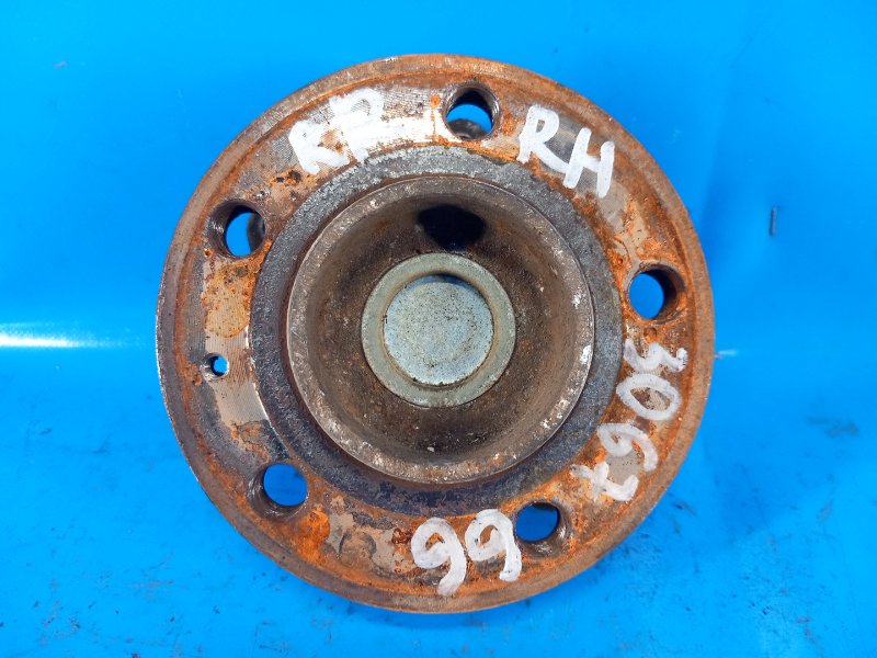 Hub VOLVO XC90 02–16 2008 Right. Rear