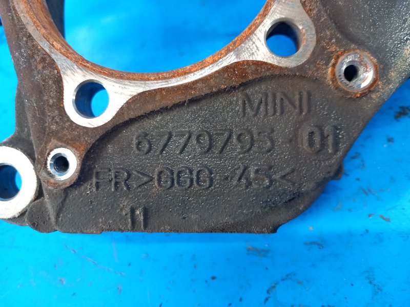 Steering knuckle MINI COOPER S R57 09-15 2011 Left. Front.